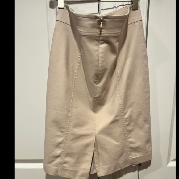 Seamed Pencil Skirt in Bi-Stretch - Picture 3 of 5